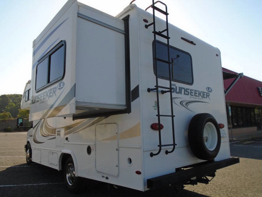 Used 2019 Chevrolet Express 4500 w/ RV Package RWD image 11