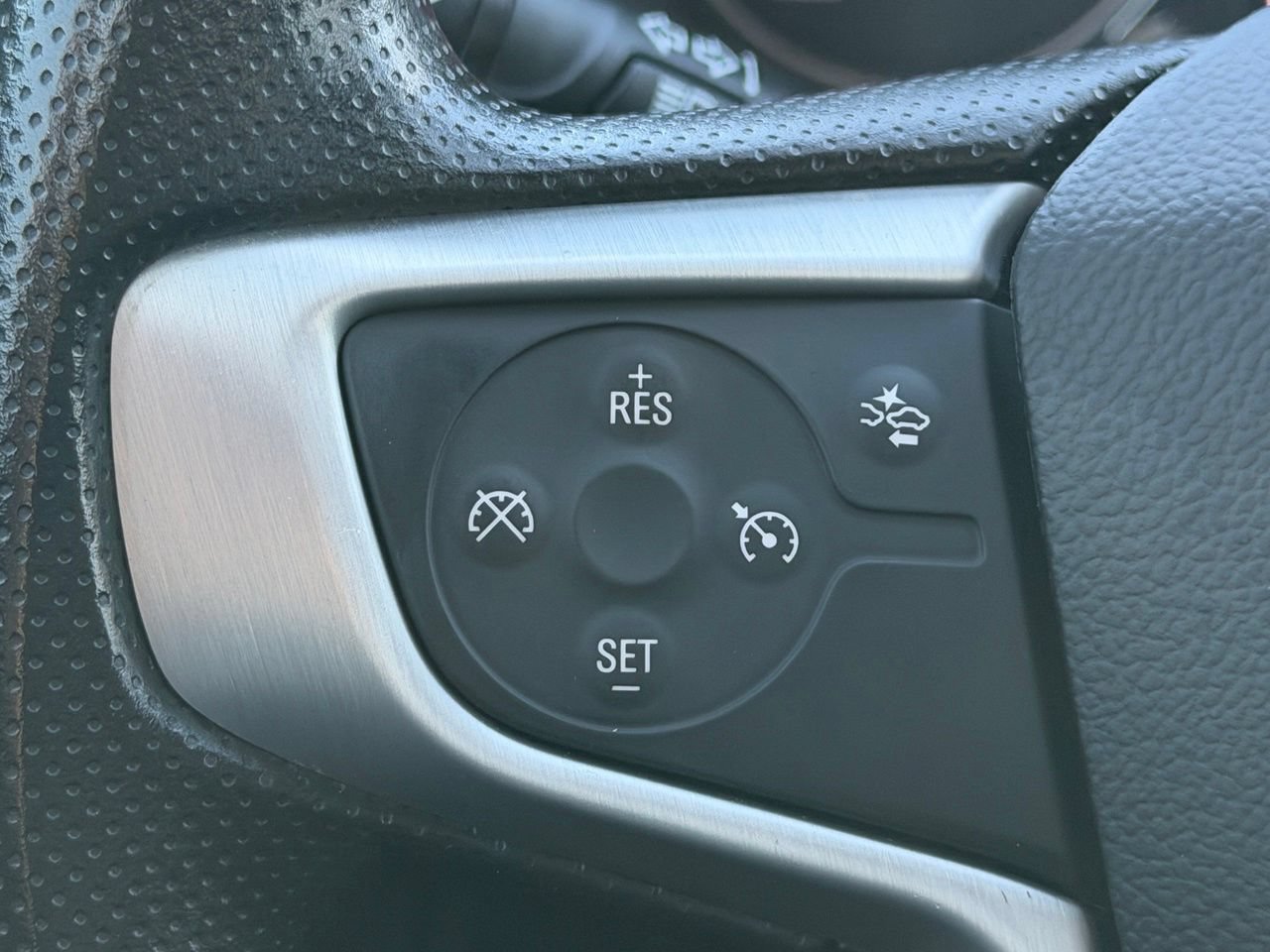 Used 2022 GMC Terrain SLE w/ Driver Convenience Package FWD image 18