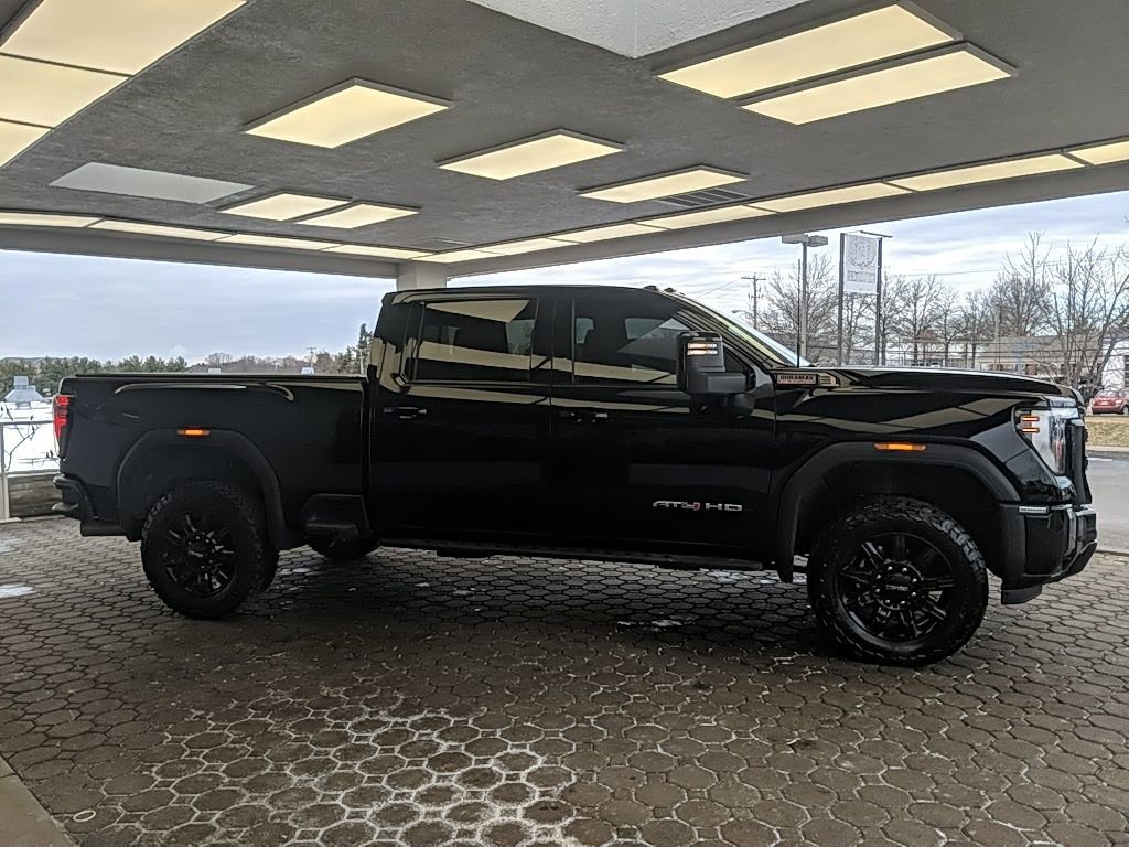 Used 2024 GMC Sierra 2500 AT4 w/ Technology Package image 4
