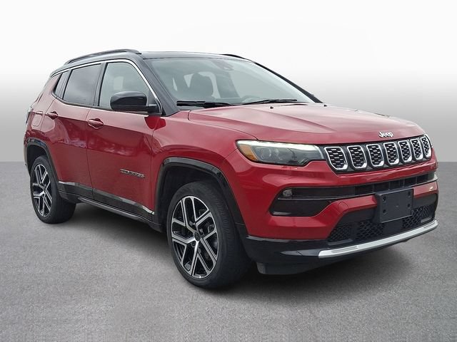 Used 2025 Jeep Compass Limited w/ Elite Group AWD/4WD image 3