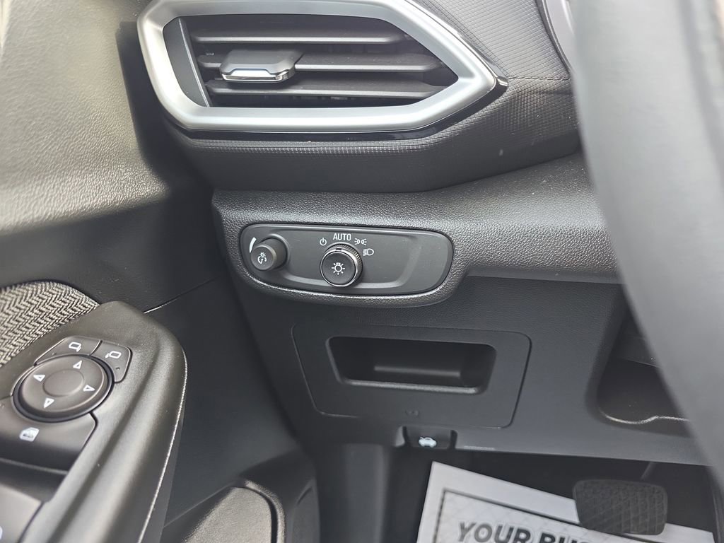 Used 2021 Chevrolet TrailBlazer LS image 16