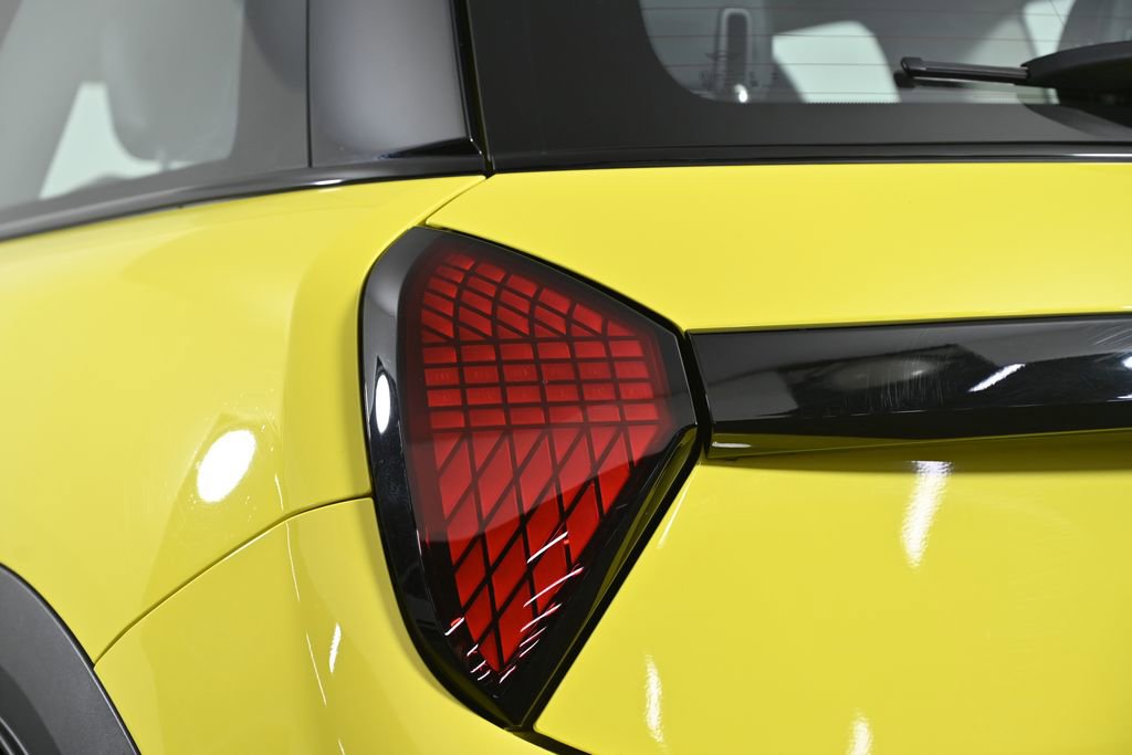 Certified 2025 MINI Cooper S image 8