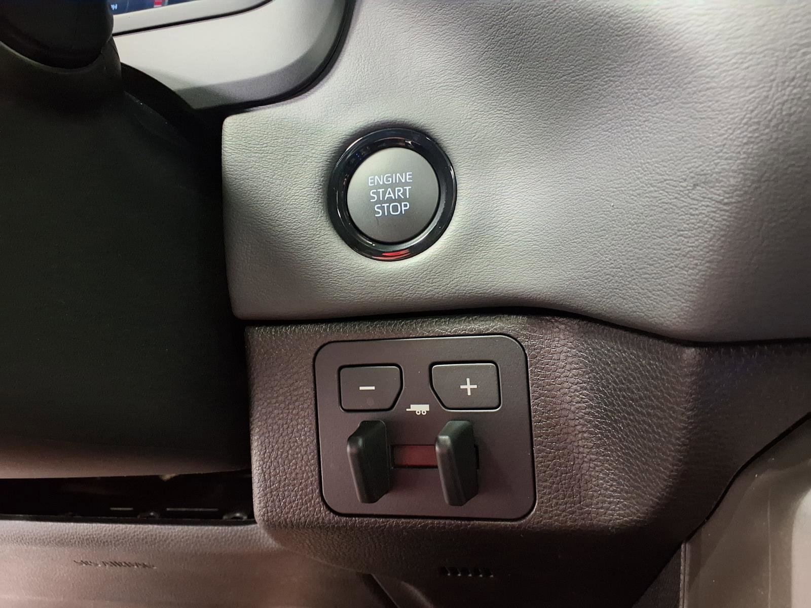 New 2026 Toyota Tundra Platinum AWD/4WD image 17