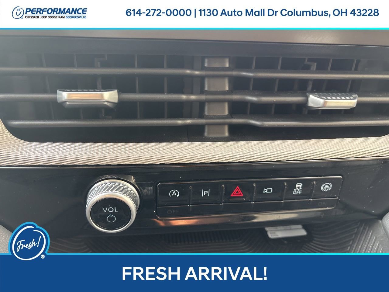 Used 2025 Ford Explorer Active w/ Active Comfort Package image 25