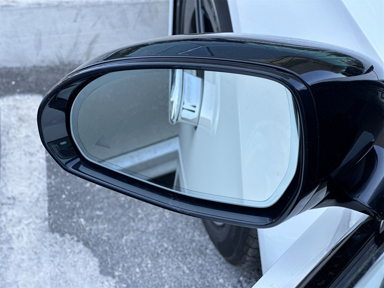 Used 2024 Mercedes-Benz E 350 4MATIC Sedan image 9