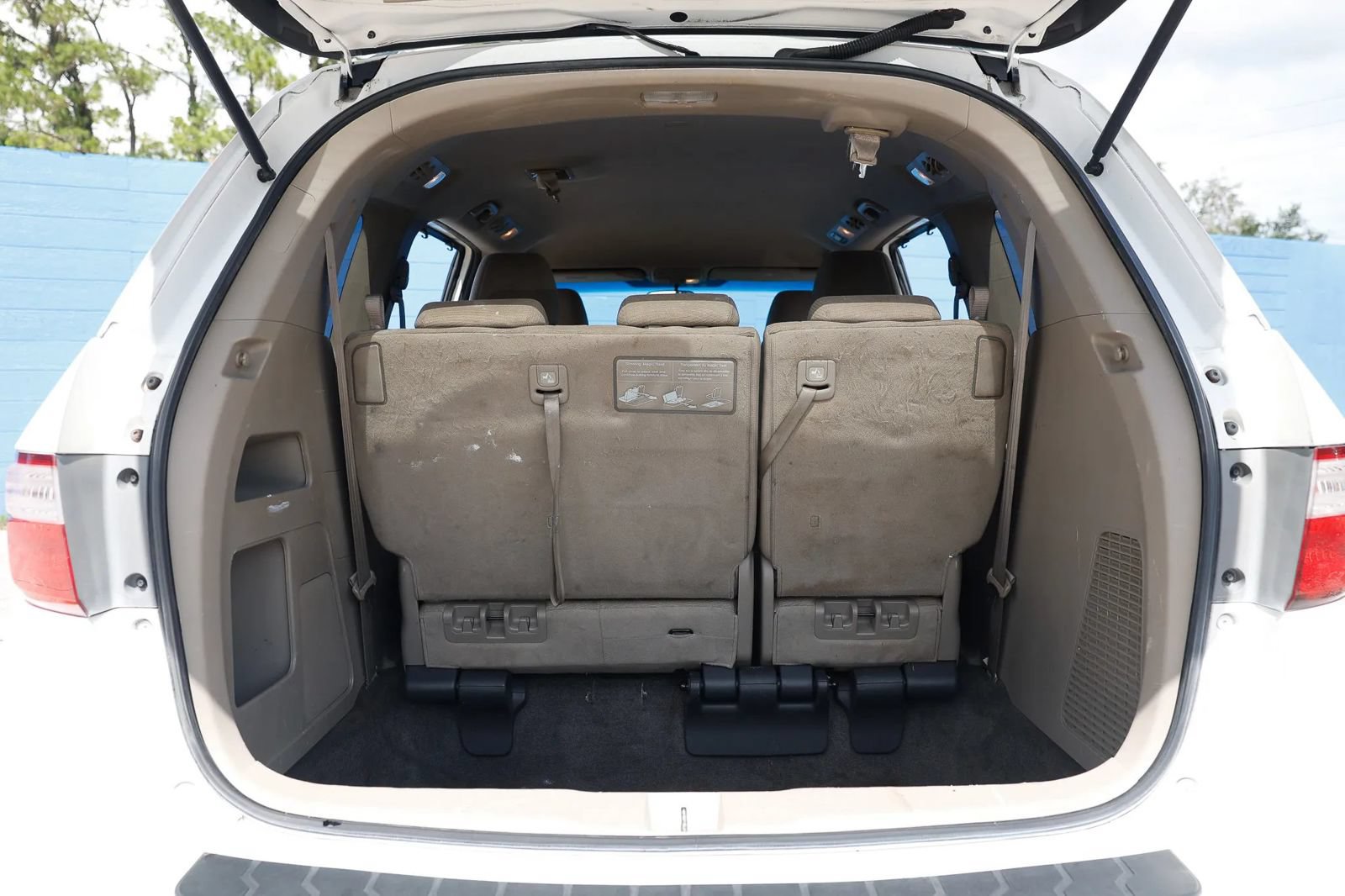 Used 2012 Honda Odyssey EX image 17