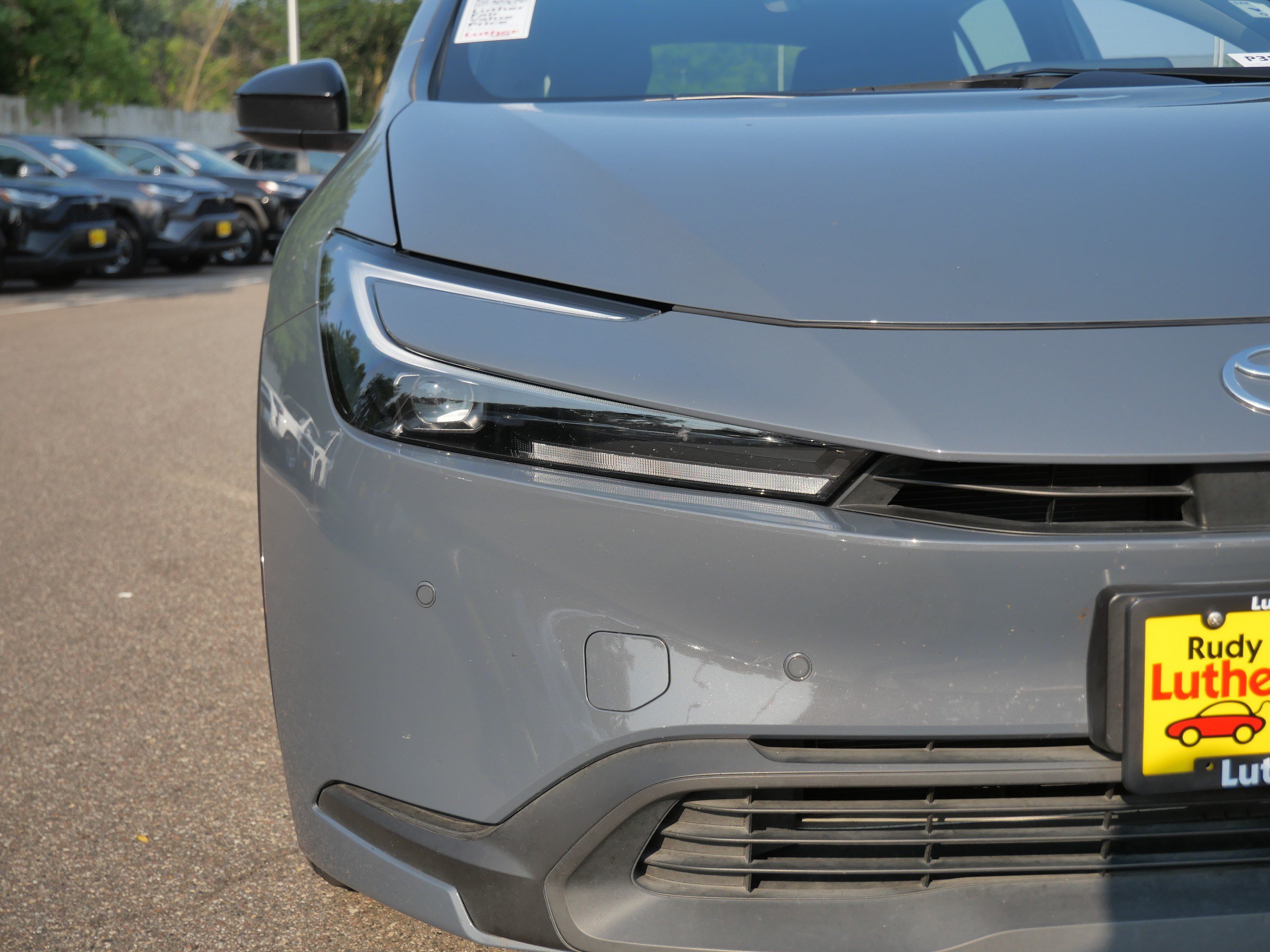 Certified 2025 Toyota Prius LE FWD image 17