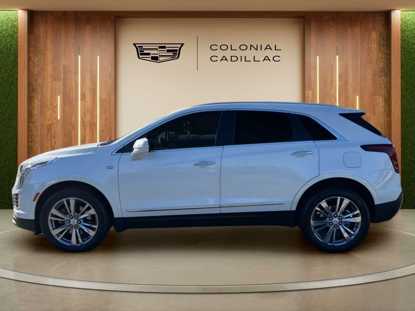 Used 2024 Cadillac XT5 Premium Luxury w/ LPO, Floor Liner Package AWD/4WD image 2