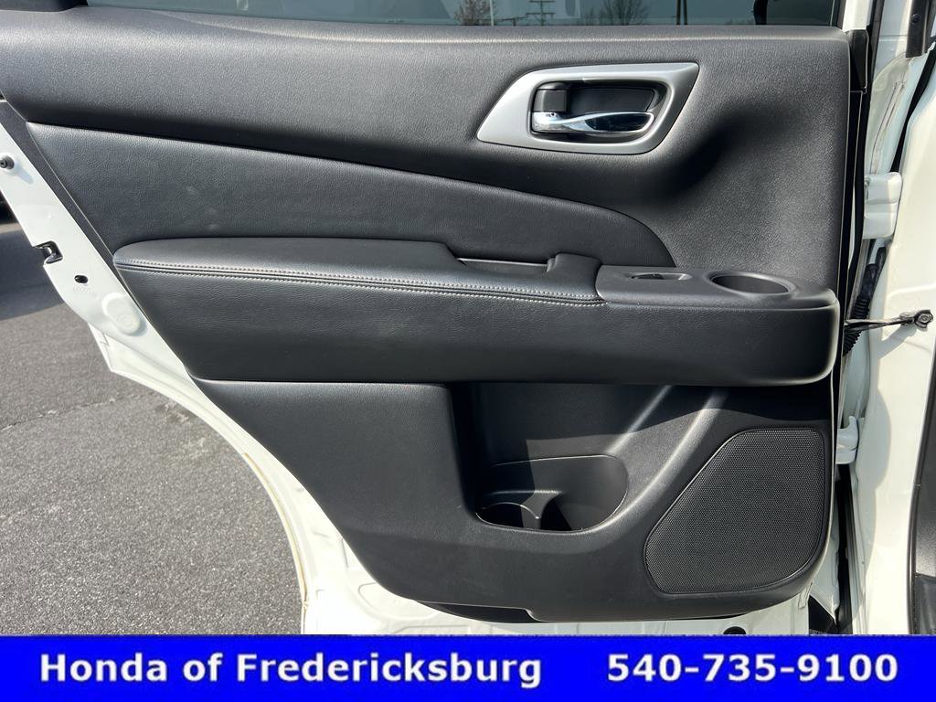 Used 2018 Nissan Pathfinder SV w/ SV All Weather Package image 31