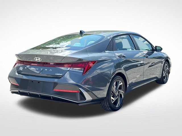 Used 2026 Hyundai Elantra Limited FWD image 6