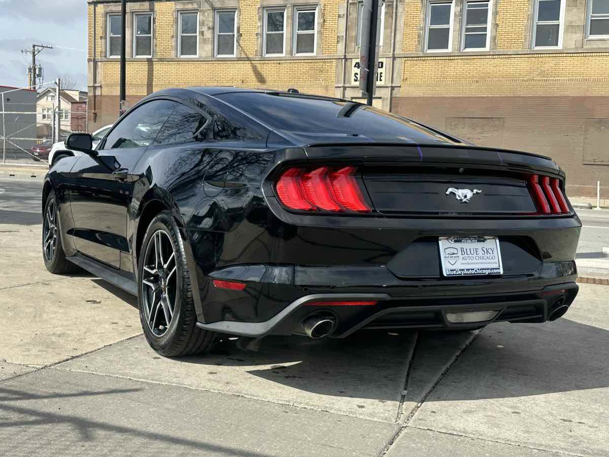 Used 2019 Ford Mustang Premium RWD image 7