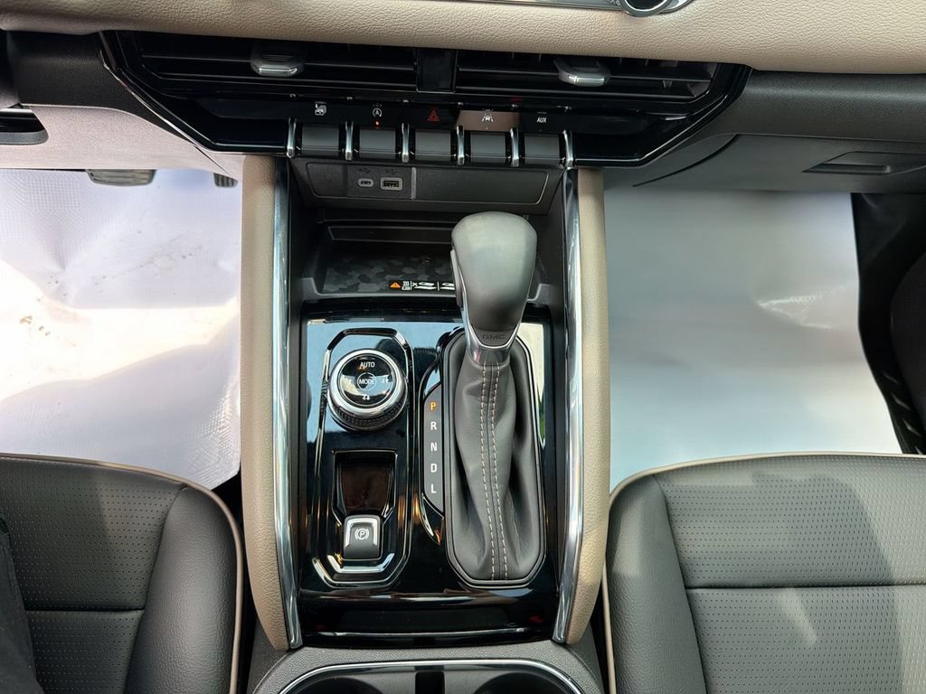 Used 2025 GMC Canyon Denali AWD/4WD image 27