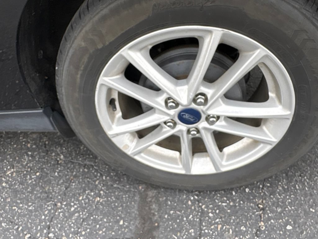 Used 2015 Ford Focus SE FWD image 27