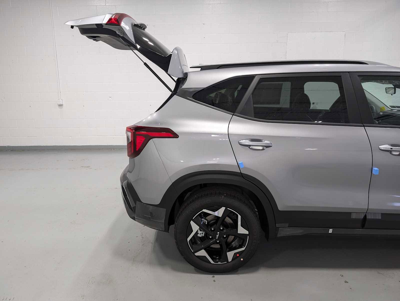 New 2026 Kia Seltos S image 8