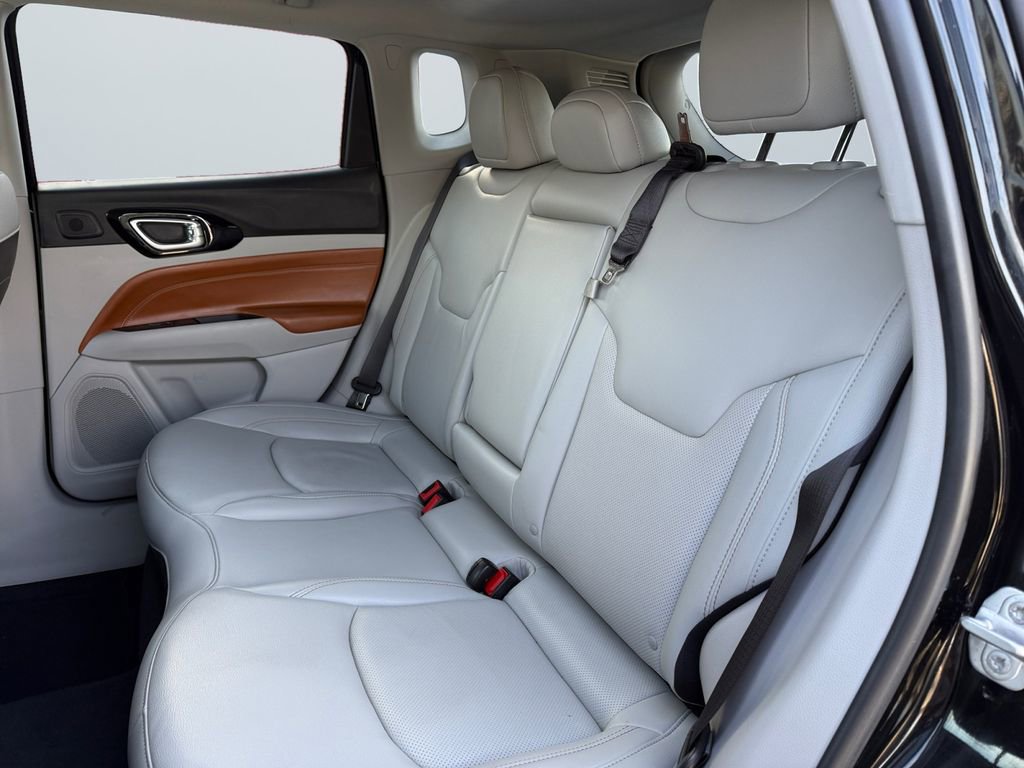 Used 2022 Jeep Compass Limited w/ Sun and Sound Group image 13