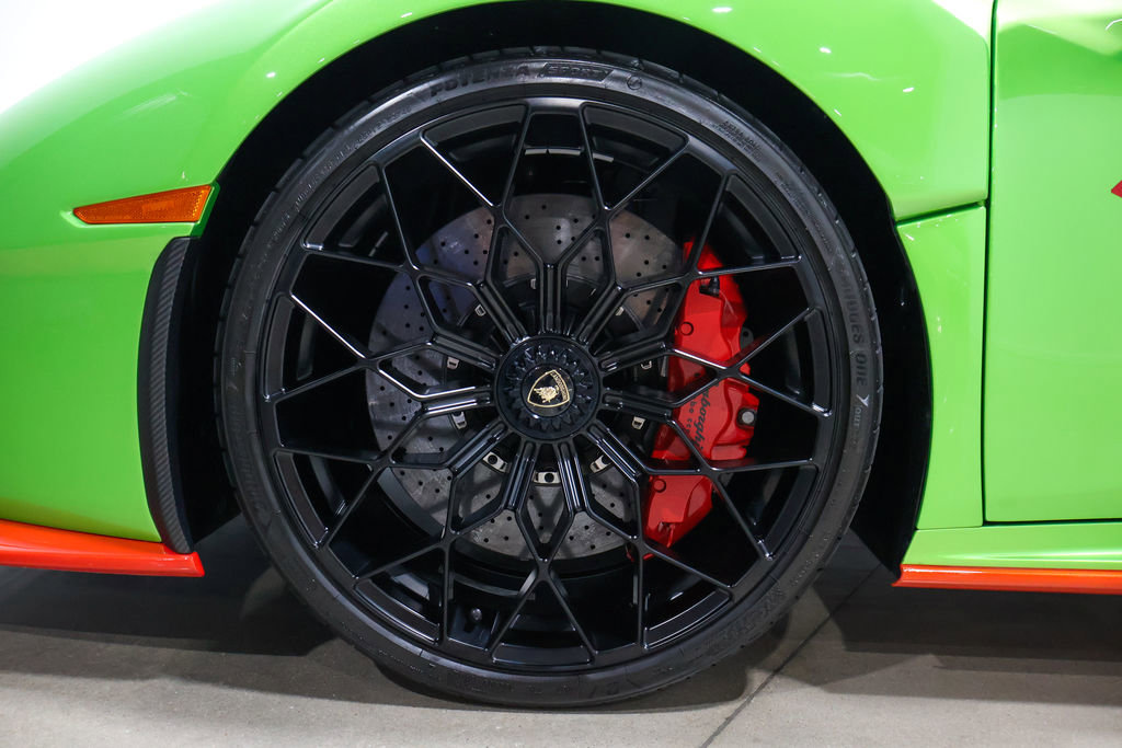 Used 2022 Lamborghini Huracan STO image 12