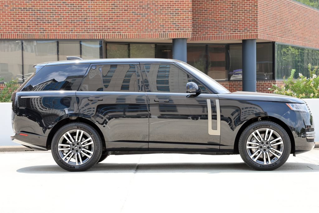 Used 2023 Land Rover Range Rover SE AWD/4WD image 4