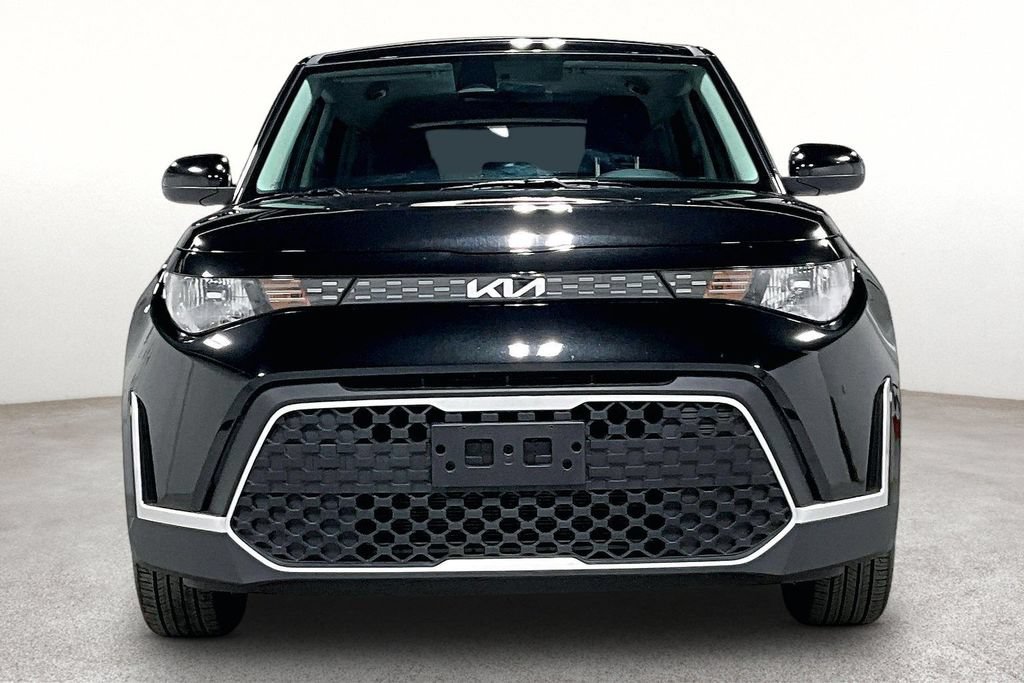 Used 2025 Kia Soul LX w/ LX Technology Package FWD image 4