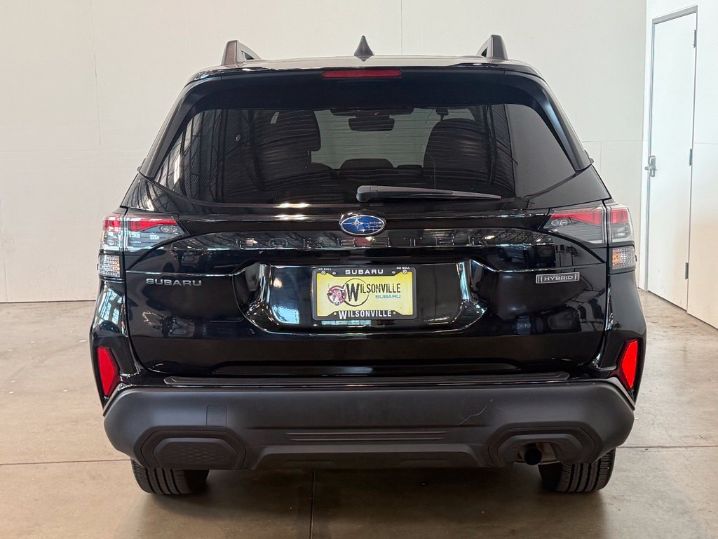 Used 2025 Subaru Forester Premium AWD/4WD image 5