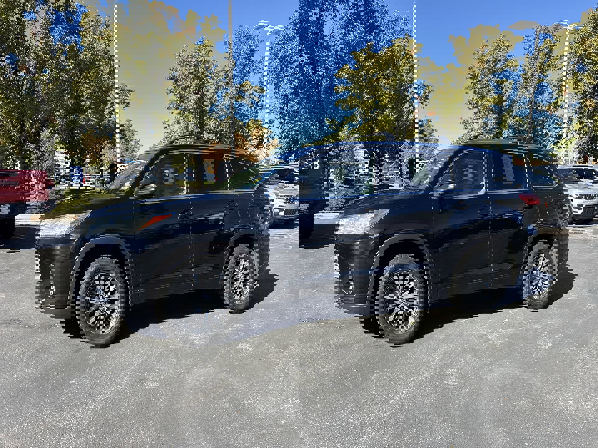 Used 2018 Toyota Highlander XLE image 5