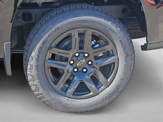 New 2026 Chevrolet Silverado 1500 Custom w/ Turbomax Blackout Package AWD/4WD image 10