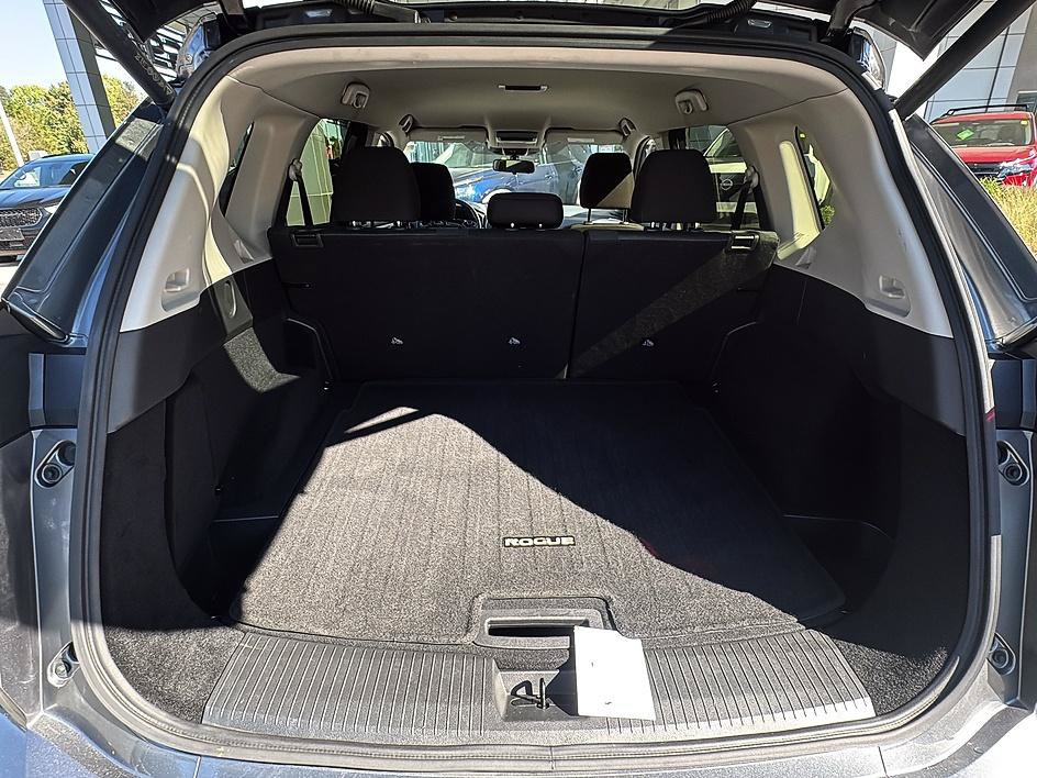Certified 2025 Nissan Rogue SV AWD/4WD image 38
