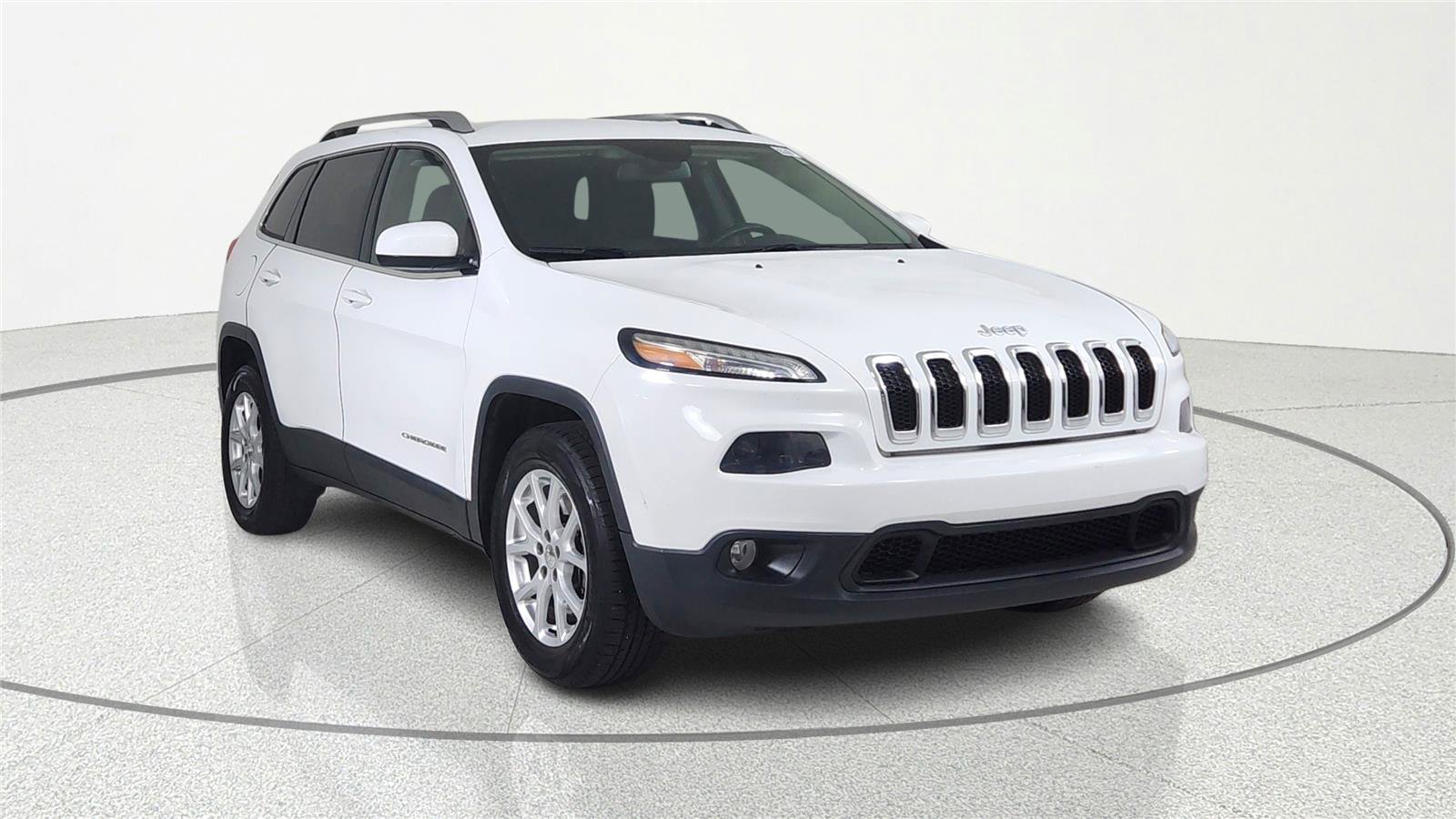 Used 2016 Jeep Cherokee Latitude w/ Comfort & Sound Group AWD/4WD image 1