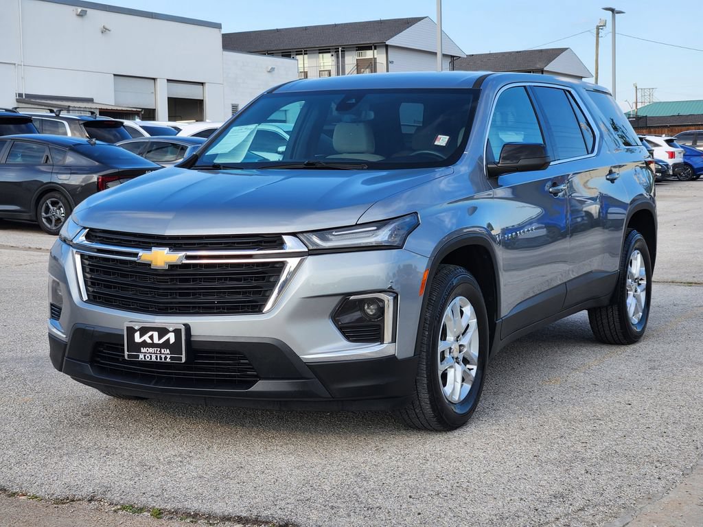 Used 2023 Chevrolet Traverse LS FWD image 3