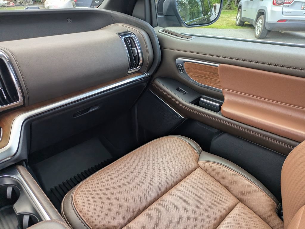Used 2025 Ford Expedition King Ranch AWD/4WD image 22