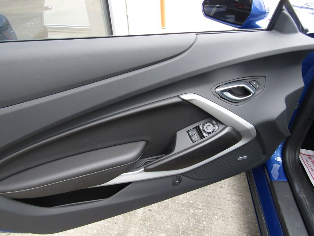 Used 2023 Chevrolet Camaro LT w/ Technology Package image 24