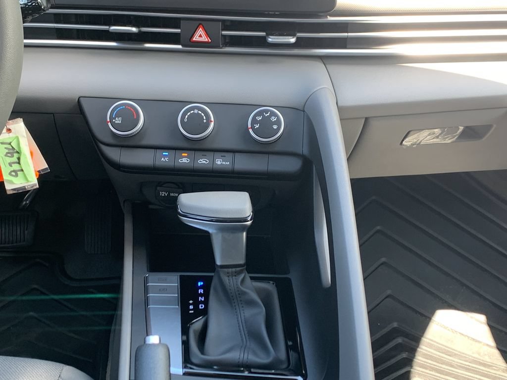 Certified 2026 Hyundai Elantra SE FWD image 19