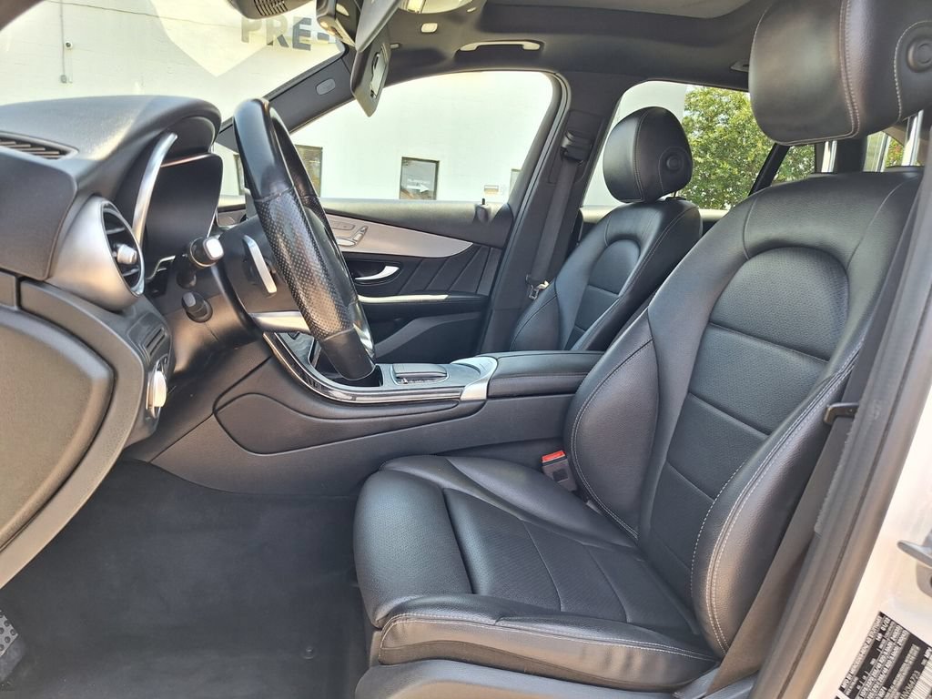 Used 2022 Mercedes-Benz GLC 300 image 21