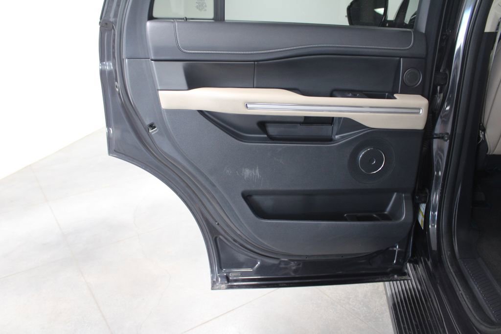 Used 2024 Ford Expedition Limited image 31
