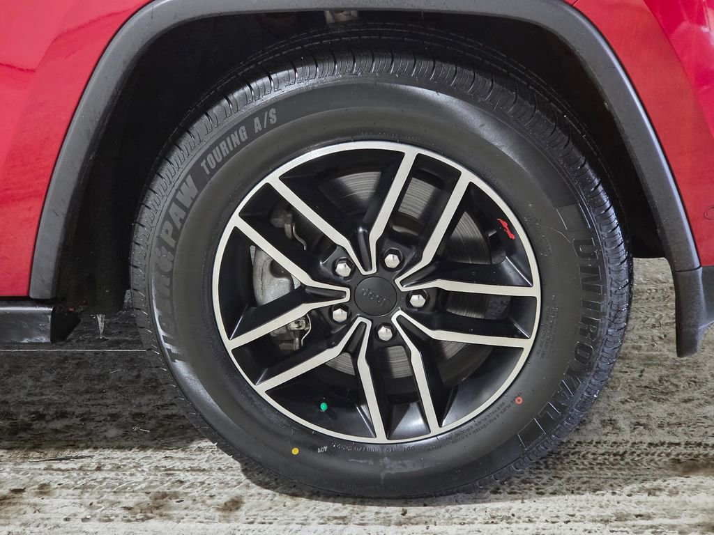 Certified 2020 Jeep Grand Cherokee Trailhawk w/ Trailhawk Luxury Group image 15