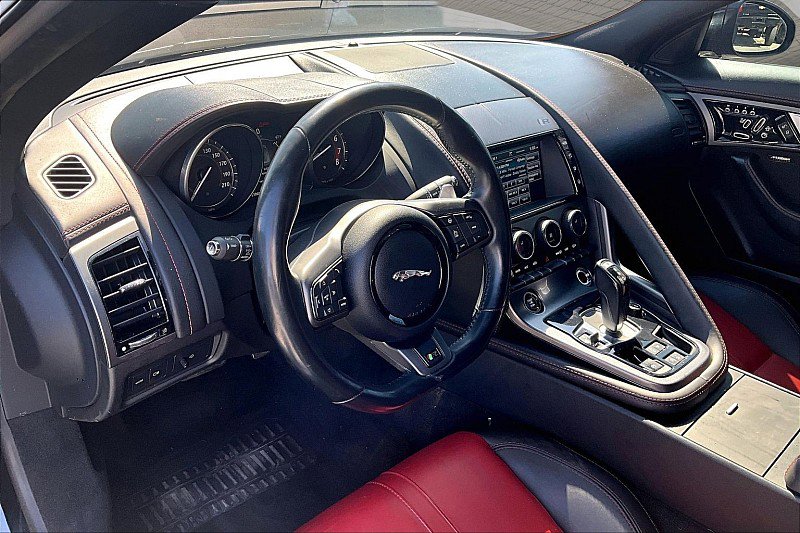 Used 2017 Jaguar F-TYPE R image 13