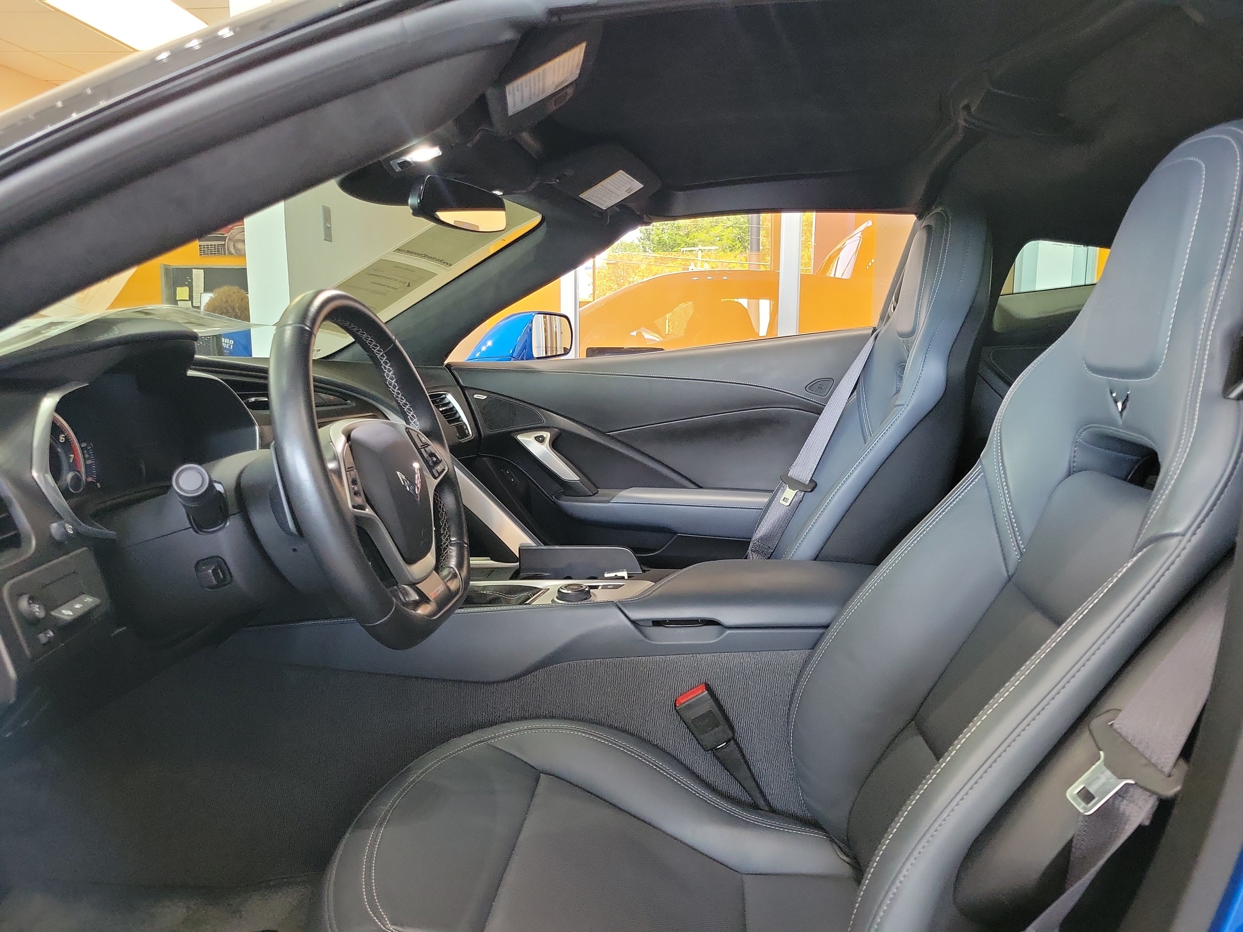 Used 2015 Chevrolet Corvette Z06 w/ 3LZ Preferred Equipment Group RWD image 6