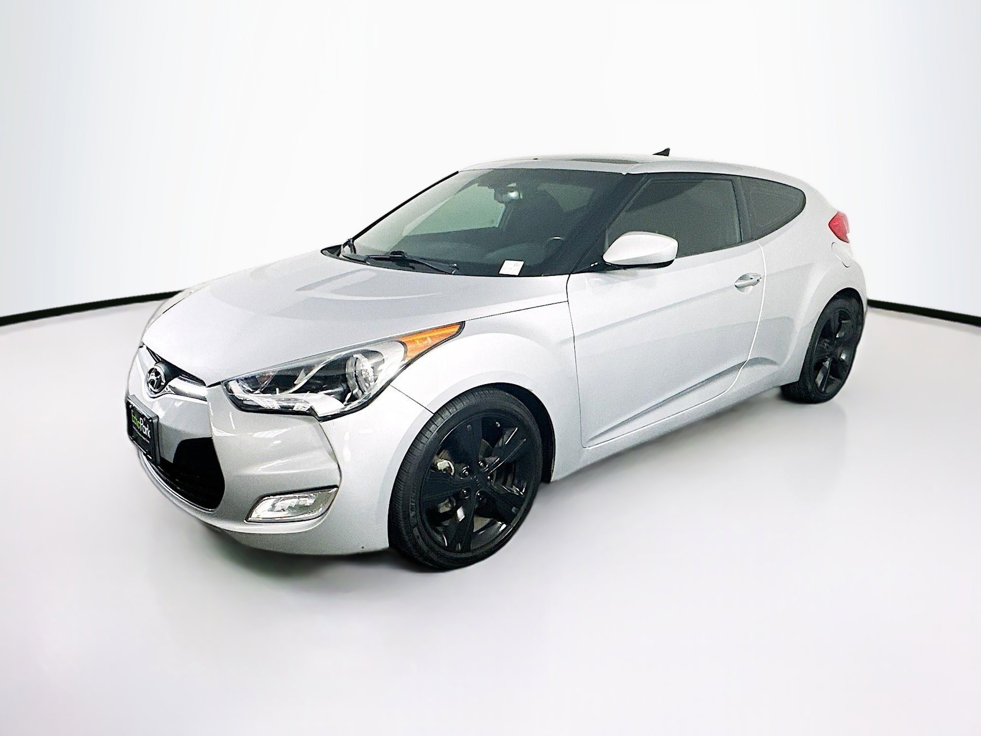 Used 2017 Hyundai Veloster Value Edition image 3