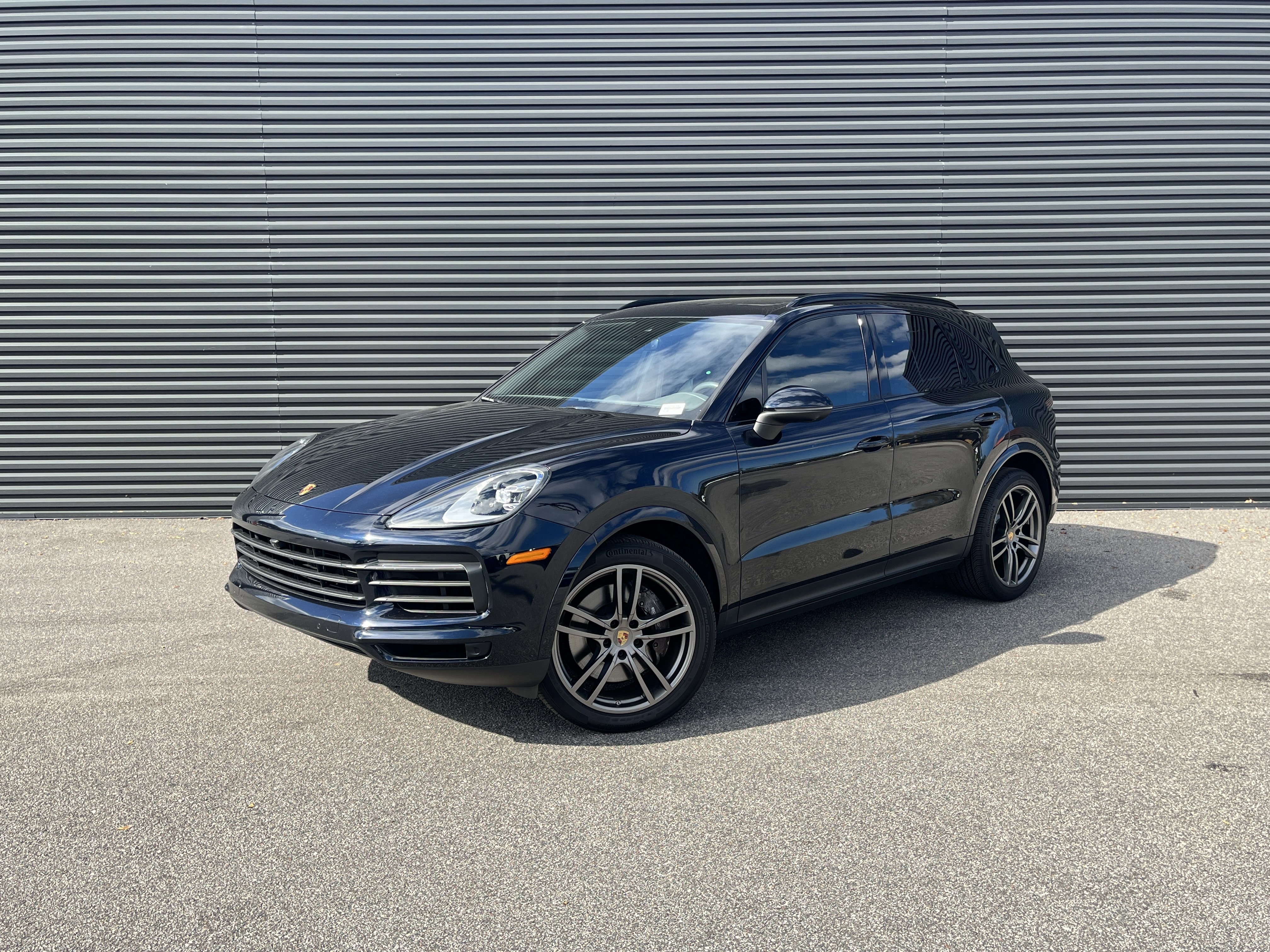 Certified 2022 Porsche Cayenne Platinum Edition image 1
