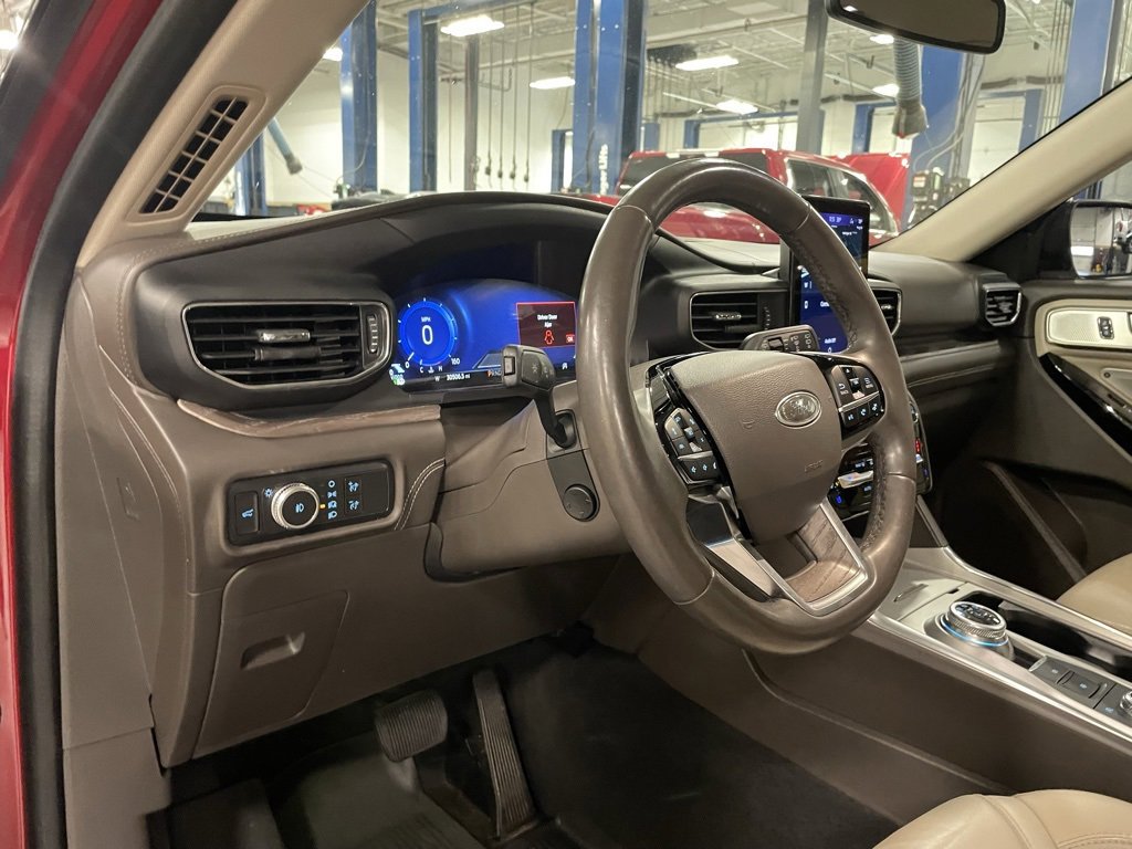Used 2022 Ford Explorer Platinum w/ Equipment Group 601A image 10