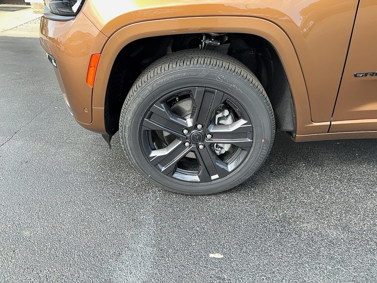 New 2027 Jeep Grand Cherokee L Limited AWD/4WD image 2