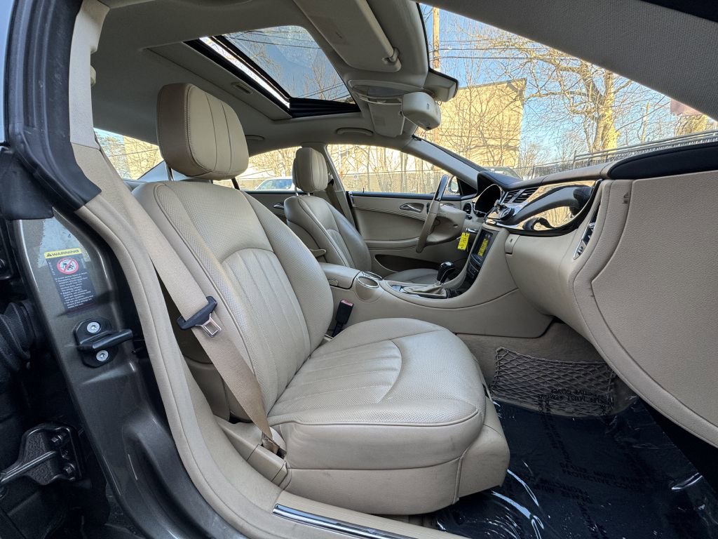 Used 2007 Mercedes-Benz CLS 550 image 16
