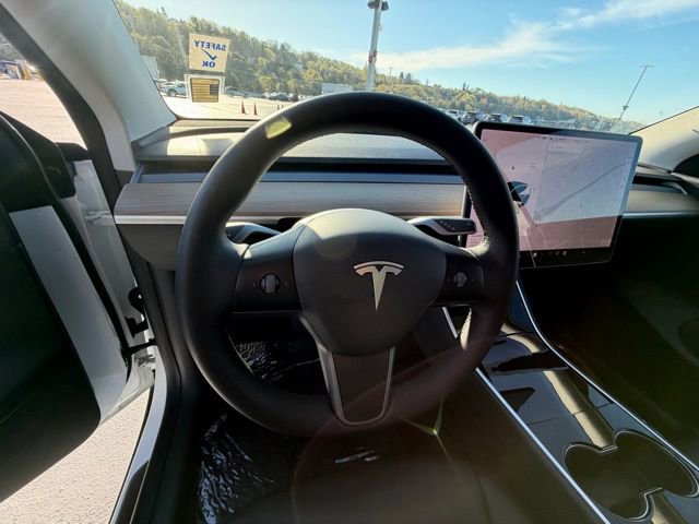 Used 2021 Tesla Model Y Long Range image 14