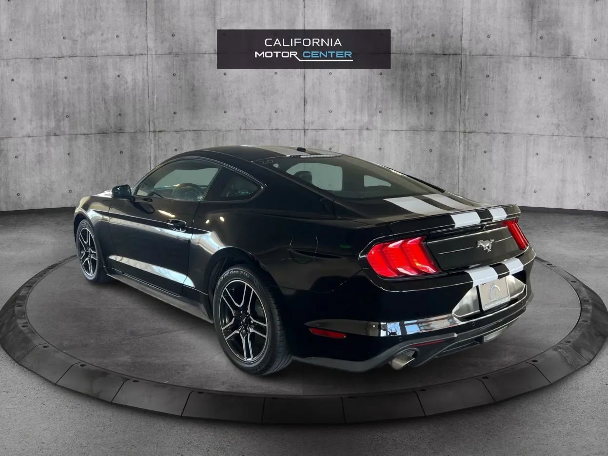 Used 2020 Ford Mustang Premium RWD image 7