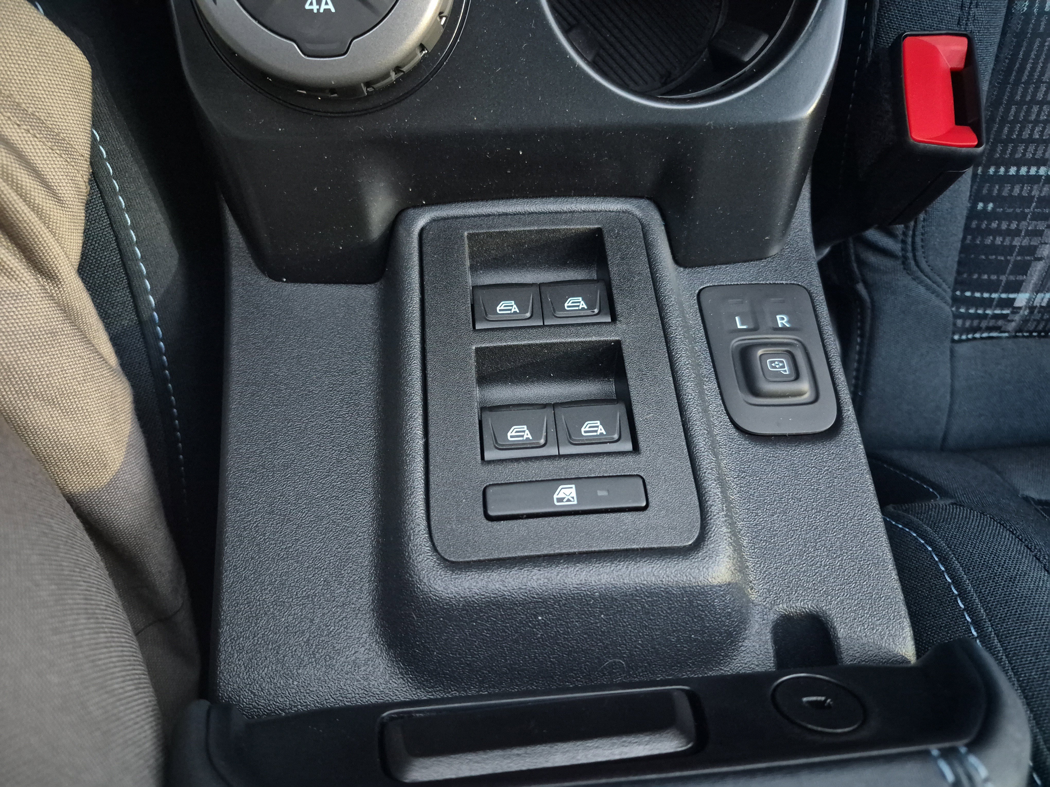 New 2025 Ford Bronco Heritage Edition image 29