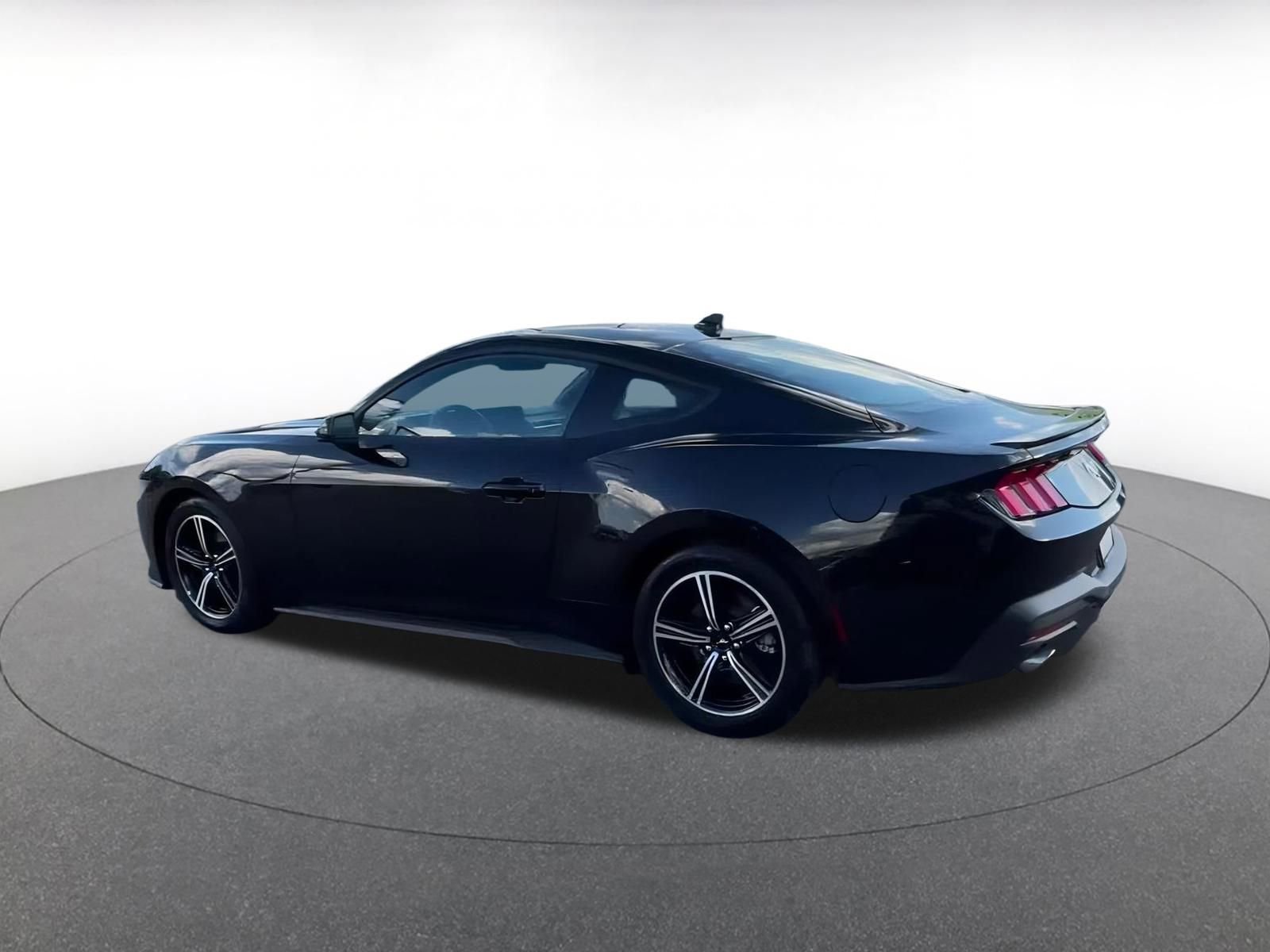 Used 2024 Ford Mustang Premium image 10