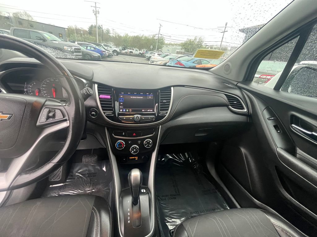 Used 2020 Chevrolet Trax LT w/ LT Convenience Package FWD image 33