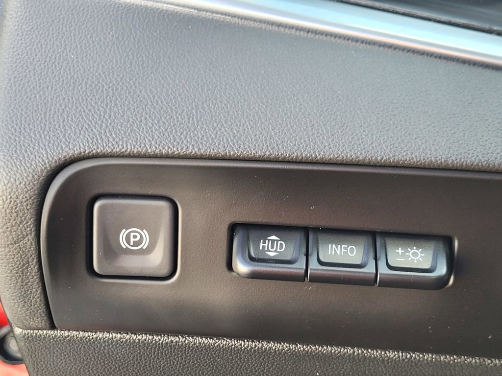 Used 2024 Buick Enclave Premium AWD/4WD image 30