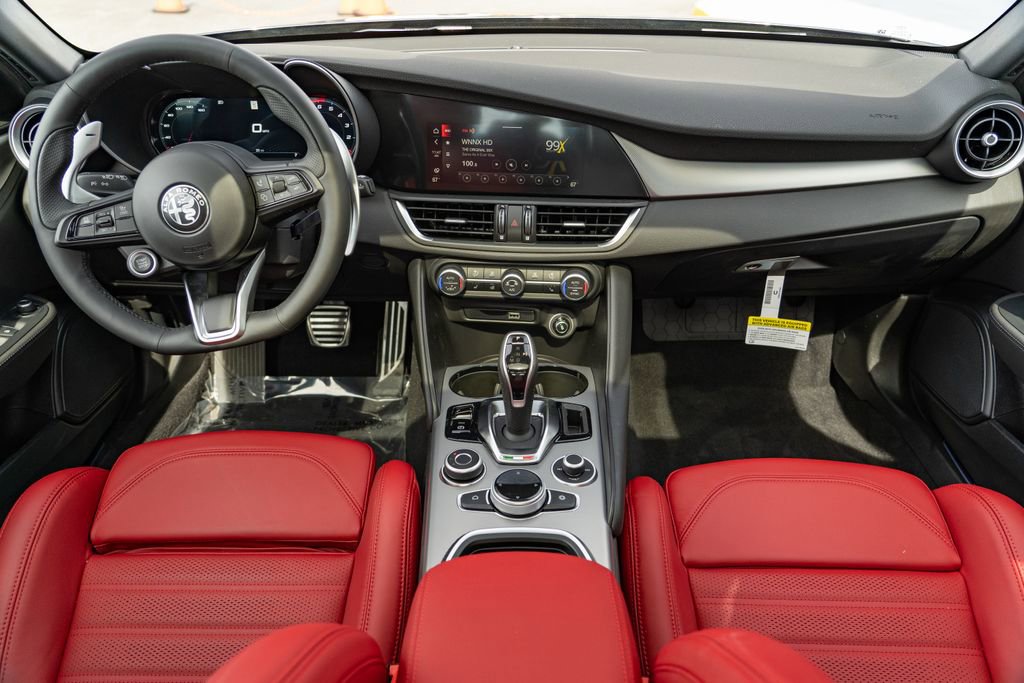 New 2025 Alfa Romeo Giulia w/ Veloce Package Rwd image 21