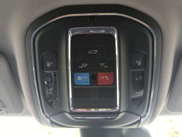 Certified 2023 Jeep Grand Cherokee L Limited AWD/4WD image 25