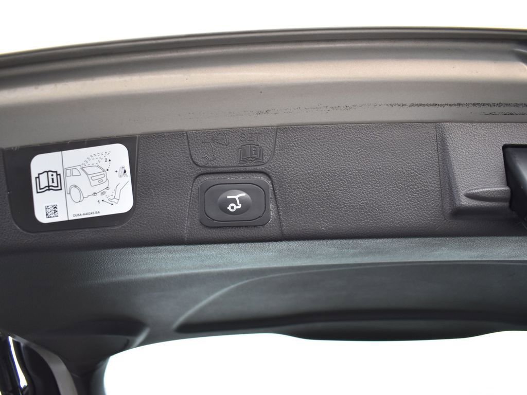 Used 2016 Ford C-MAX Energi SEL image 27